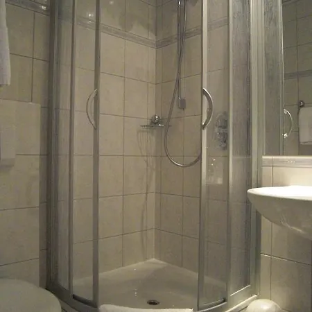 Altes 3*
